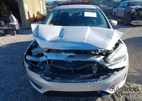 2016 Ford Focus Se z USA, uszkodzony, nr VIN 1FADP3F29GL265831